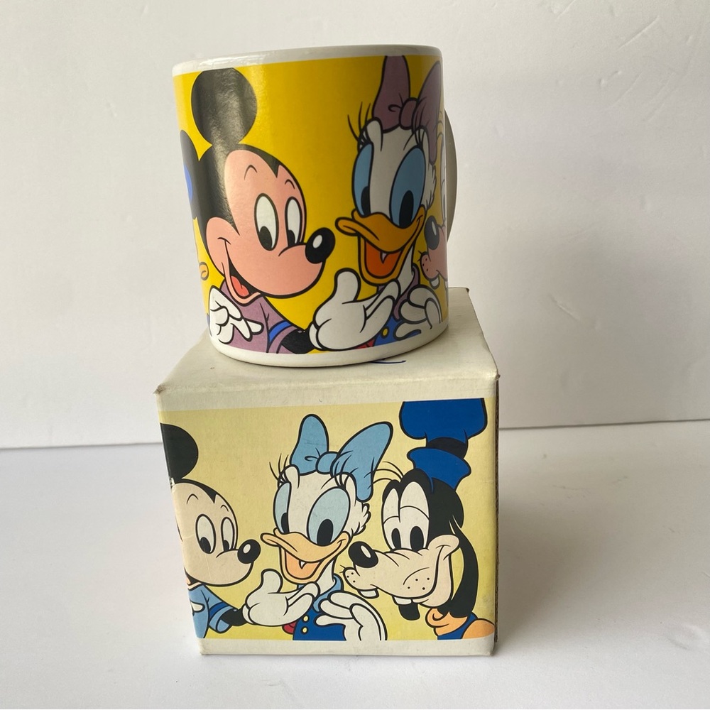 Vintage 90s Applause Mickey & Pals Minnie Donald Daisy Goofy Mug 12oz 33231 NWB